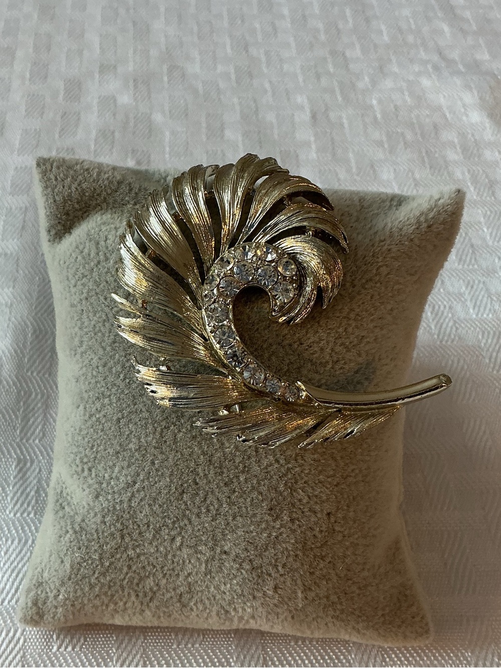Lisner Vintage Plume Feather Rhinestone Silver Plated Brooch - Picture 2 of 4